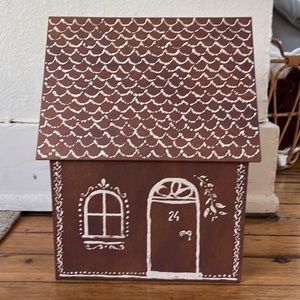 NIB Maileg Gingerbread House with Garland